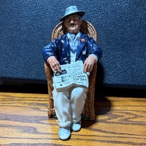 Royal Doulton Figurine “Taking Things Easy” 1974